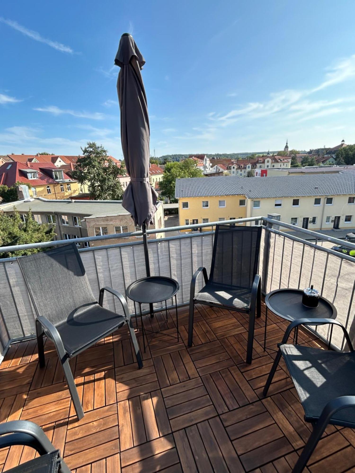 Schoene Neue 4 Zimmer Wohnung Mit Sued-Balkon Bis 8 Personen Naumburg  Exterior photo